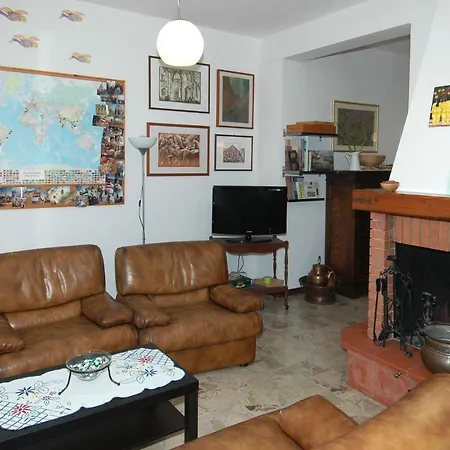 Casa Certosa לינה וארוחת בוקר סיינה